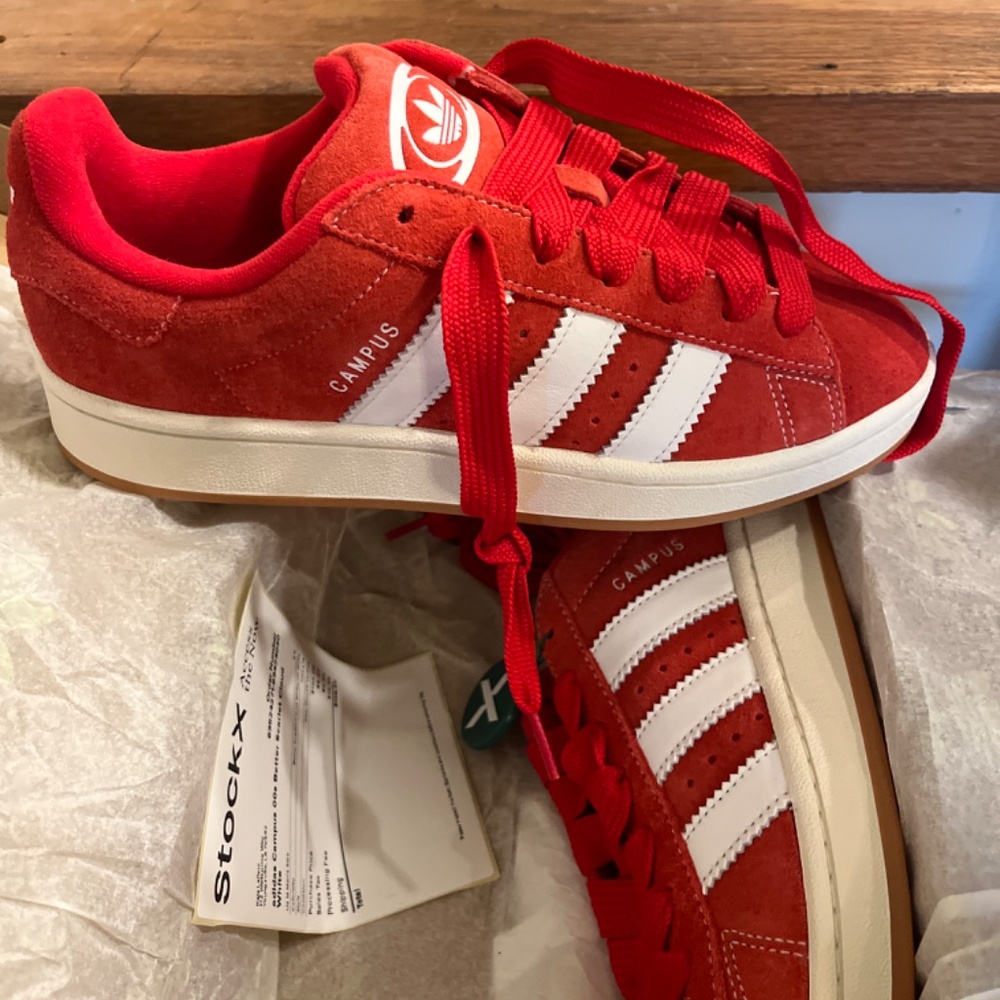 Men’s 8.5 red and white Campus 00s - Picture 3 of 4